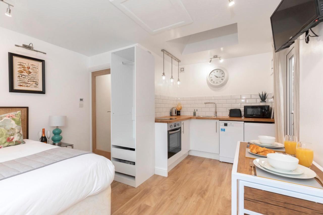 Modern Self Contained Studio Home Cheltenham Extérieur photo