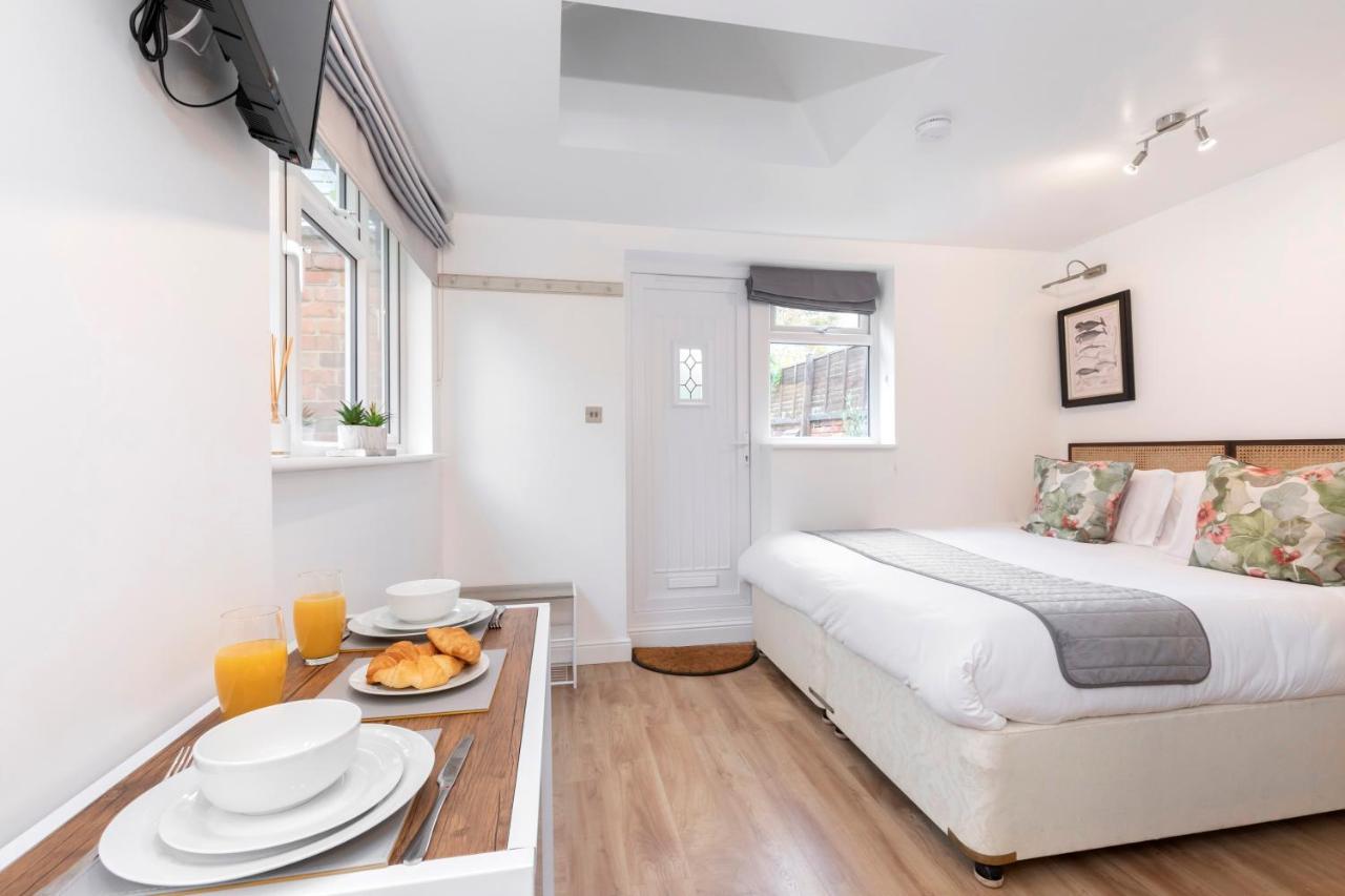 Modern Self Contained Studio Home Cheltenham Extérieur photo