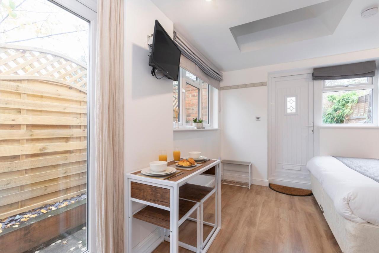 Modern Self Contained Studio Home Cheltenham Extérieur photo
