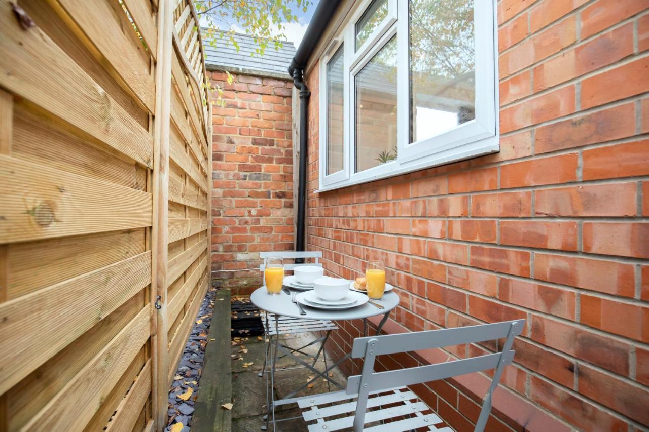 Modern Self Contained Studio Home Cheltenham Extérieur photo